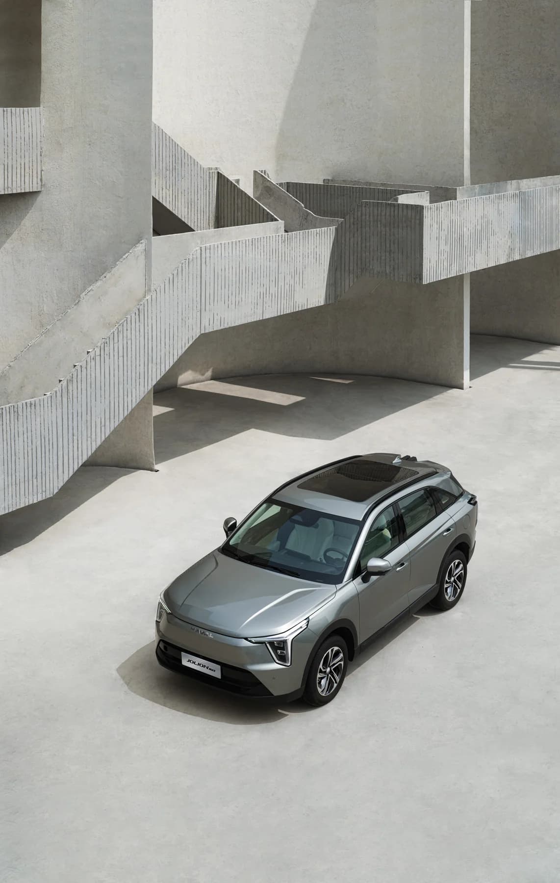 Top view of the HAVAL Jolion Max EV panoramic roof